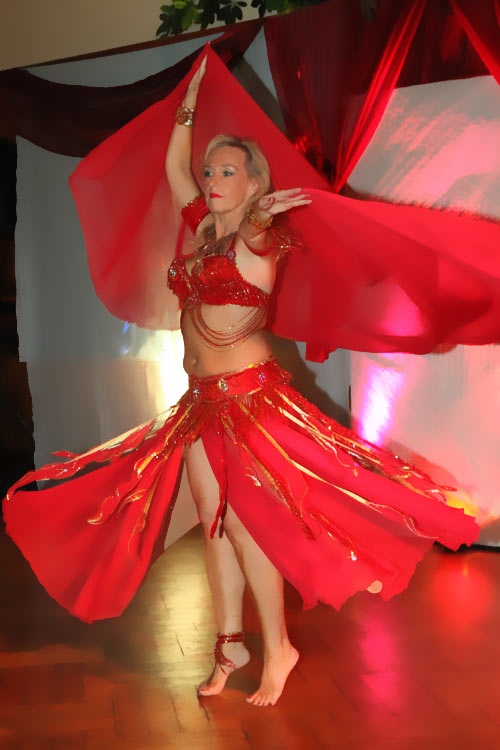 Athin&aacute; bei der 4. Magic of Orient Gala-Dinnershow in Glauchau im September 2012