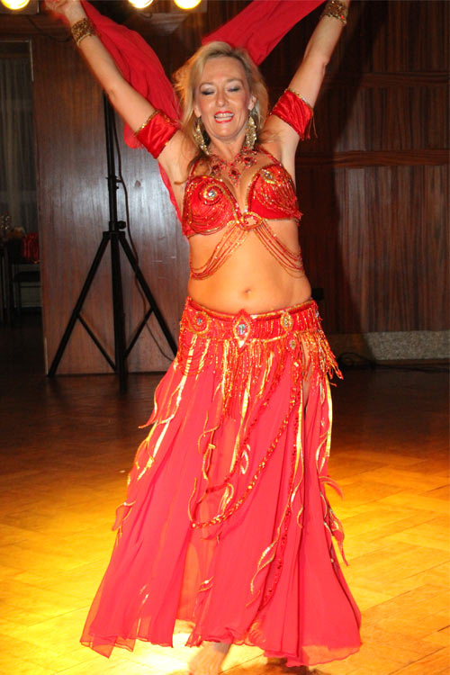 Athin&aacute; bei der 4. Magic of Orient Gala-Dinnershow in Glauchau im September 2012